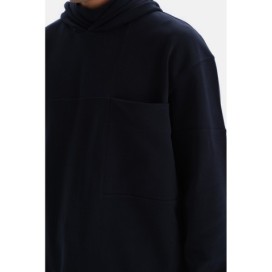 Sweat-Shirt a Capuche Avec Detail