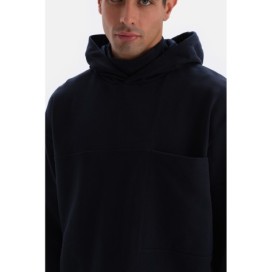 Sweat-Shirt a Capuche Avec Detail