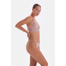 Brassiere a Armatures Avec Details En Dentelle Et