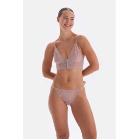 Brassiere a Armatures Avec Details En Dentelle Et