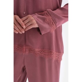 Chemise Tissee Avec Dentelle