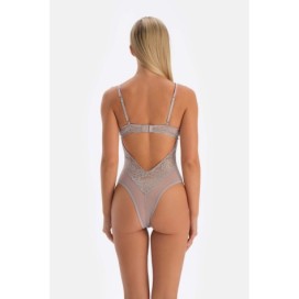 Body Dentelle Et Pierre Detail Chaîne