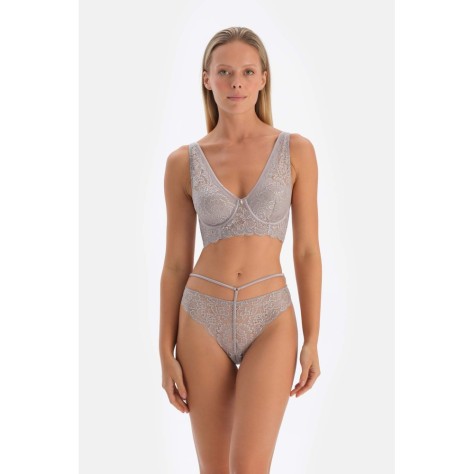 Culotte Bresilienne Detaillee En