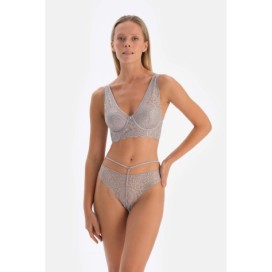 Culotte Bresilienne Detaillee En