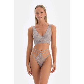 Culotte a String Detaillee En