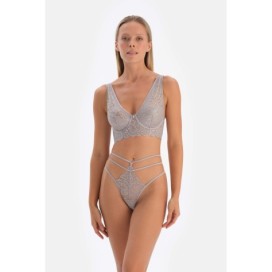 Culotte a String Detaillee En