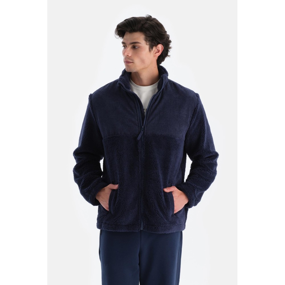 Sweat-Sh_rt En Pola_re Deta_lle En Velours Z_ppe Sur Le