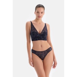 Culotte Courte En Dentelle Avec Detail