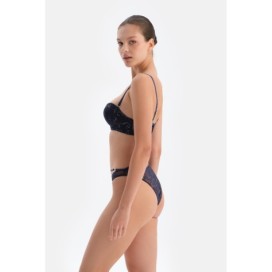 Soutien-Gorge En Dentelle Entierement Rembourre Avec