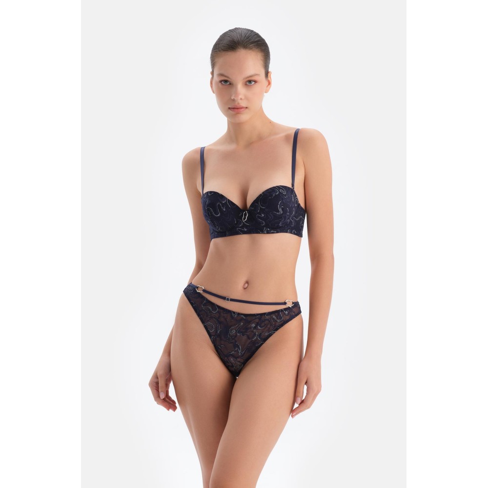 Culotte Bresilienne En Dentelle Avec Detail a La