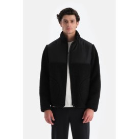 Manteau Pola_re Avec Z_ppee Sur Le