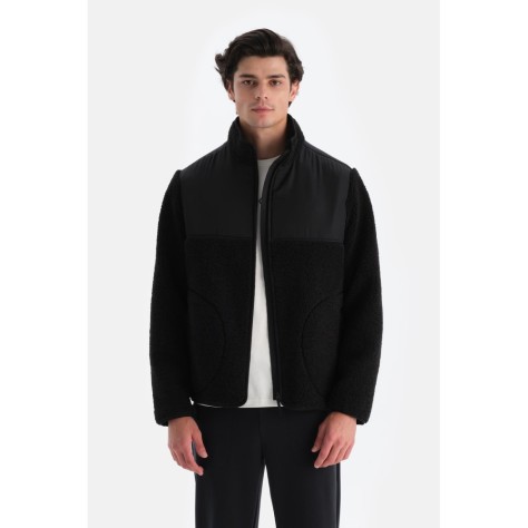 Manteau Pola_re Avec Z_ppee Sur Le