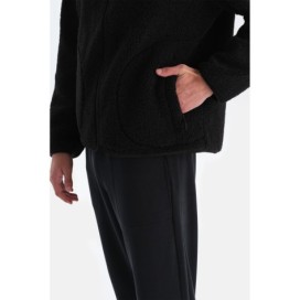 Manteau Pola_re Avec Z_ppee Sur Le