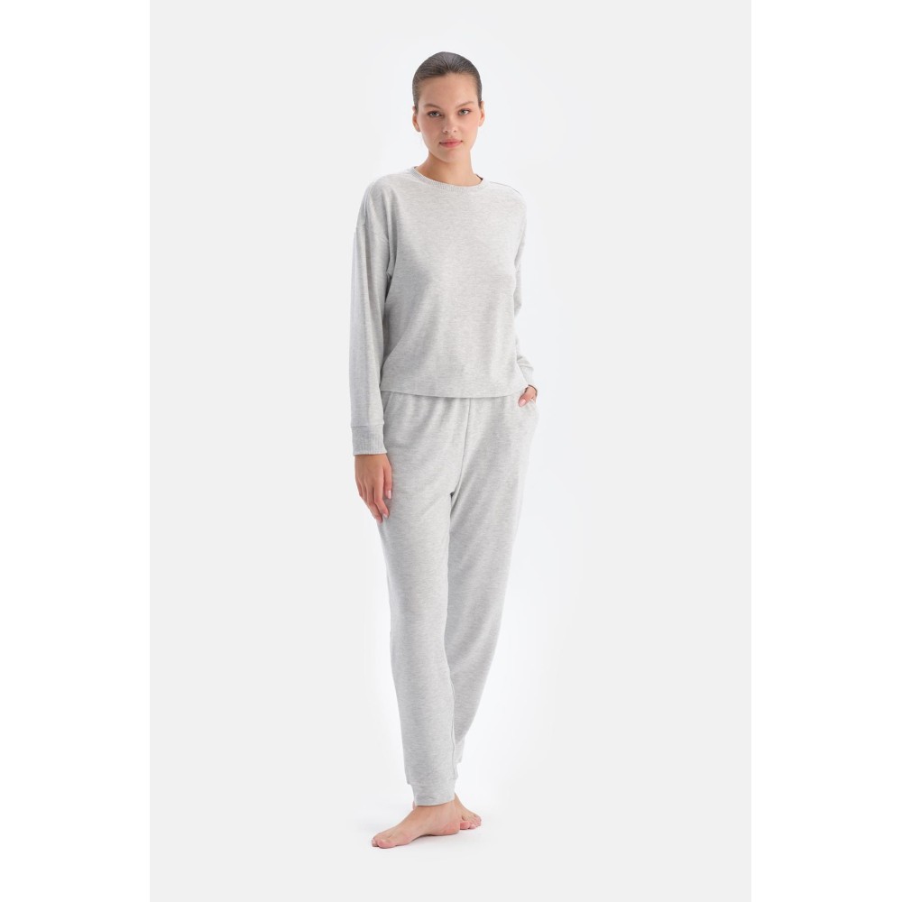 Ensemble Pyjama a Col Rond, Manches Longues Et Pantalon De