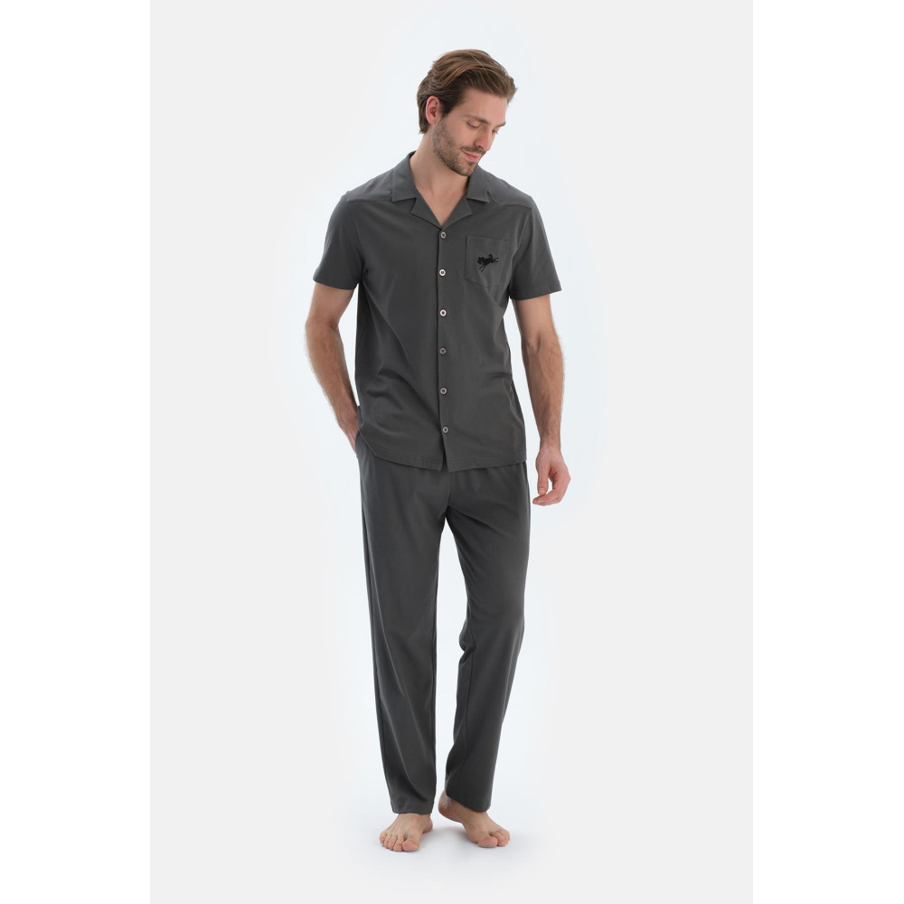 Ensemble Pyjama Chemise Pantalon Manches Courtes Détails Couture Homme Gris