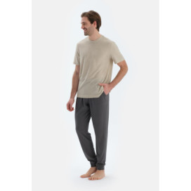 Ensemble De Pyjama T-Shirt Et Pantalon À Manches Courtes Détails De Coutures Homme Ecru